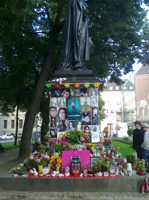 Michael Jackson Shrine, am Promenadeplatz, München, gegenüber vom Bayerischen Hof