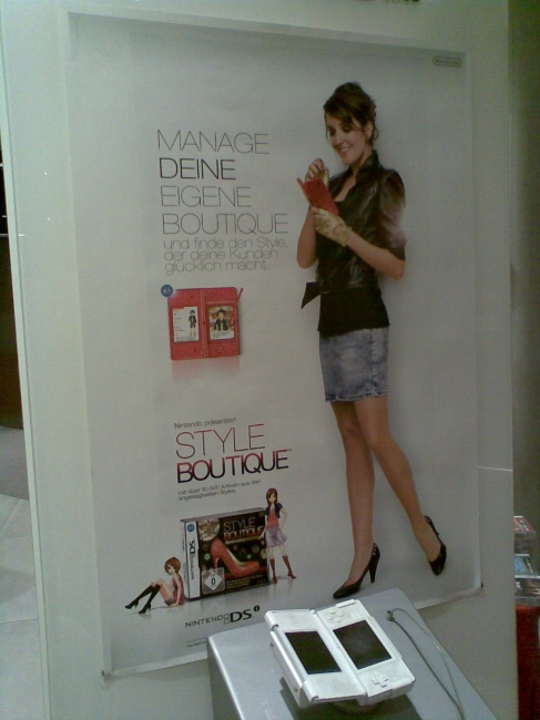 Nintendo DS, "Style Boutique" Display stand with Johanna Klum as testimonial