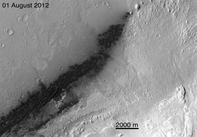 Before and After Curiosity's Touchdown,  These images from NASA's Mars Reconnaissance Orbiter (MRO) show a before-and-after comparison of the area where NASA's Curiosity rover landed on Aug. 5 PDT ...