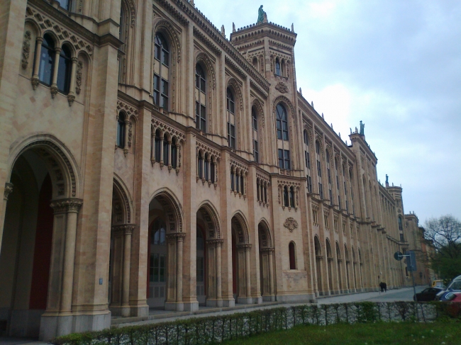 Regierung von Oberbayern, Building near Maximilianstraße