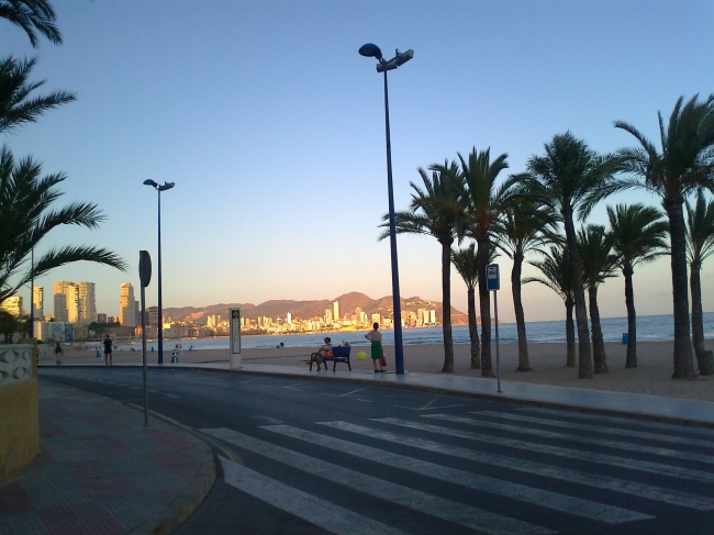 Zebra stripes at the corner of Av de Vincent Llorca Alos, 