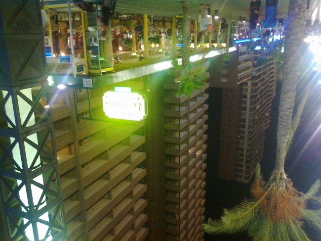 Hotel Les Dunes, Towers on levante beach, bars underneath