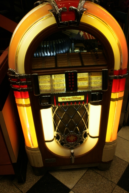 Annette's Diner: Jukebox, 