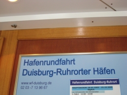 Schild: Hafenrundfahrt...