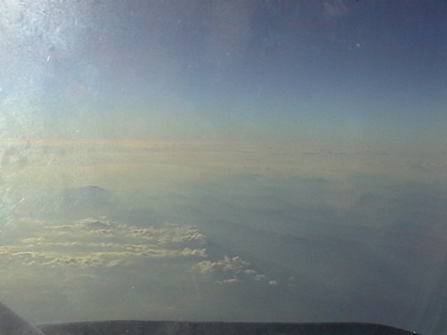 Blick aus dem Flugzeugfenster, 